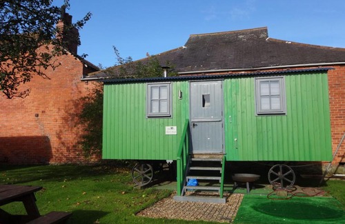 Wigton Casa | Shepherds Hut, Jamies Retreat, Bowness-on-Solway