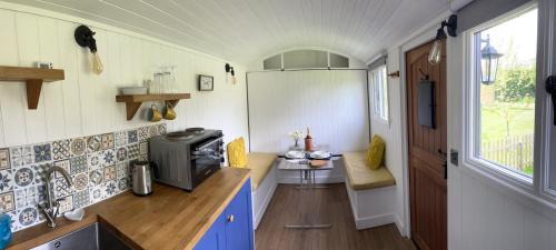Coxley Apartamento | Shepherds Hut with Hot Tub