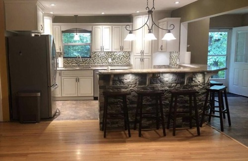 Strange Creek Casa | Shepherd’s View: A spacious House in Duck, WV. Now equipped with Starlink.