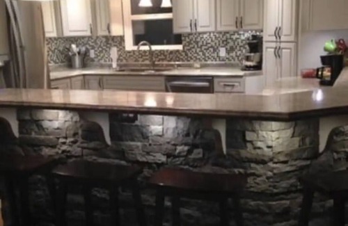 Strange Creek Casa | Shepherd’s View II: Cozy Retreat for 1-2 Guests in Duck, WV. Starlink available