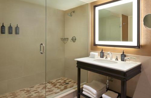 Richmond Hill Hotel | Sheraton Parkway Toronto North Hotel & Suites