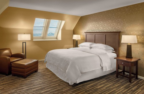 Cuyahoga Falls Hotel | Sheraton Suites Akron Cuyahoga Falls