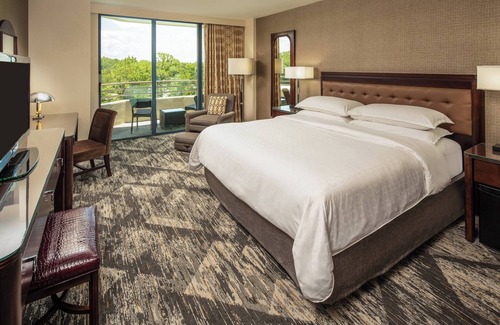 Tampa Hotel | Sheraton Tampa Brandon Hotel