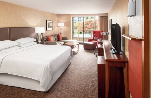 Richmond City Centre Hotel | Sheraton Vancouver Airport Hotel