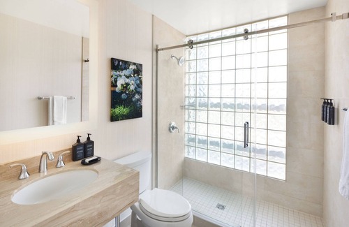 Downtown Vancouver Hotel | Sheraton Vancouver Wall Centre