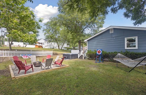 Michigan City Casa | Sheridan 4-Home Combo | 4 Hot Tubs + 18BR by Beach