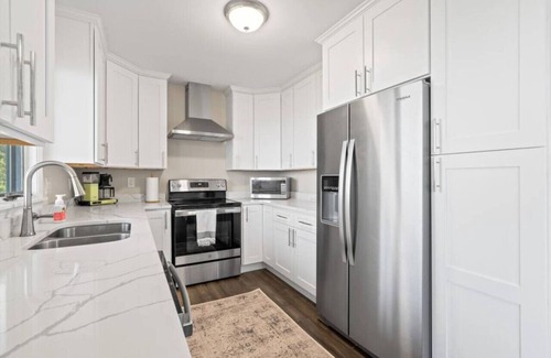 Lexington Casa | Sheridan Shores Escape - Hot Tub w Amazing Views!