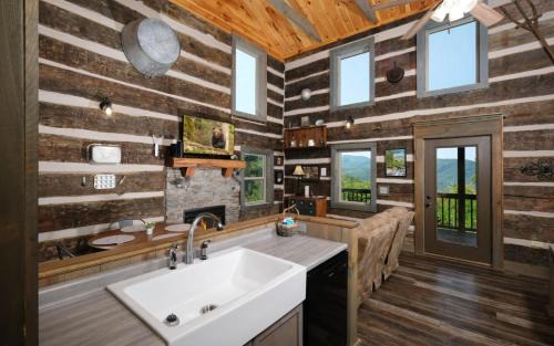 Gatlinburg - Pigeon Forge Villa | Sheriffs Cabin