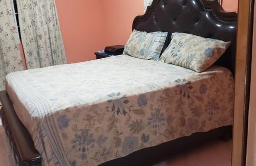 Spanish Town Apartamento | Sherrie's place