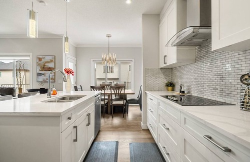 Symons Valley Casa | Sherview Retreat by Parks & Shopping 5BDRM Office