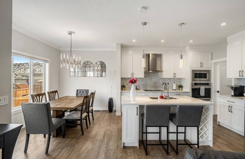 Symons Valley Casa | Sherview Retreat by Parks & Shopping 5BDRM Office