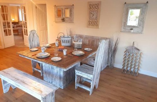 Boston Casa | Sherwood Bungalow 3 Bedroom Entire Property