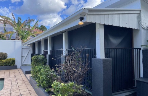 Sherwood Cabaña | Sherwood Cottage. Pets. 2 beds. Very private.