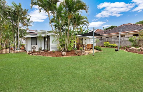 Sherwood Cabaña | Sherwood Cottage. Pets. 2 beds. Very private.