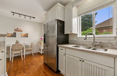Martinez Park Casa | Sherwood Cottage - Steps from Old Town & Poudre River