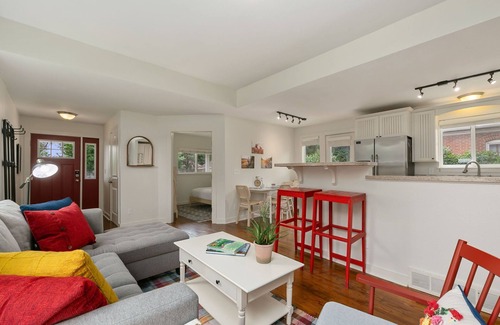 Martinez Park Casa | Sherwood Cottage - Steps from Old Town & Poudre River