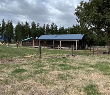 Hanmer Springs Casa | Sherwood Ranch Cottages - 405 Woodbank Road