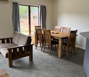 Hanmer Springs Casa | Sherwood Ranch Cottages - 405 Woodbank Road