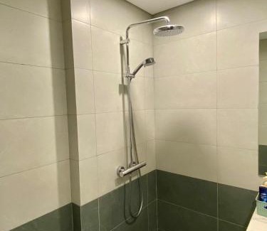 District 9 Apartamento | Shi House- Studios BE5 - Swimming Pool & Balcony