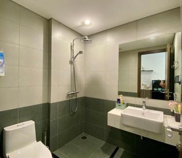 District 9 Apartamento | Shi House- Studios BE5 - Swimming Pool & Balcony