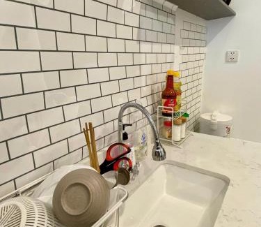 District 9 Apartamento | Shi House- Studios BE5 - Swimming Pool & Balcony