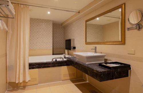 Kaohsiung City Centre Hotel | Shihzuwan Hotel - Kaohsiung Station