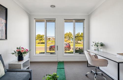 Point Cook Casa | Shine Point Cook - Elegant Home Sweet Home