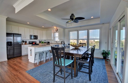 Sneads Ferry Casa | "Shining Sea" - Oceanview & Soundview 5 Bedroom Home in North Topsail Beach