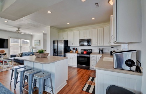 Sneads Ferry Casa | "Shining Sea" - Oceanview & Soundview 5 Bedroom Home in North Topsail Beach