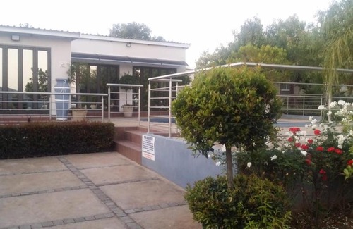 Rustenburg Cabina | Shinkelele Accommodation