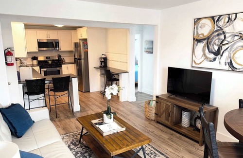 Ship Bottom Apartamento | Ship Bottom LBI Apt B- 1 Block from the beach