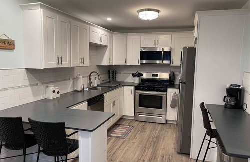 Ship Bottom Apartamento | Ship Bottom LBI Apt B- 1 Block from the beach