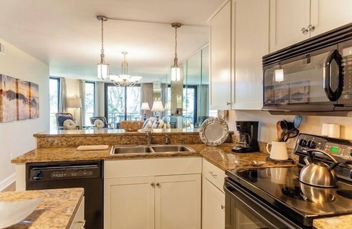 Isle of Palms Condominio | Diseñado con elegancia 3BR condominio frente al mar w / Wild Dunes Servicios!