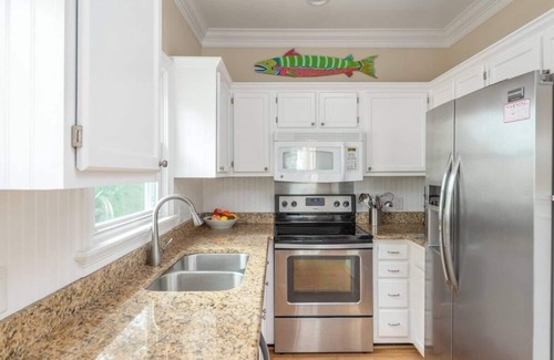 Oceanmarsh Subdivision Casa | Shipwatch Beach House - Ocean Views! Shared Pool!
