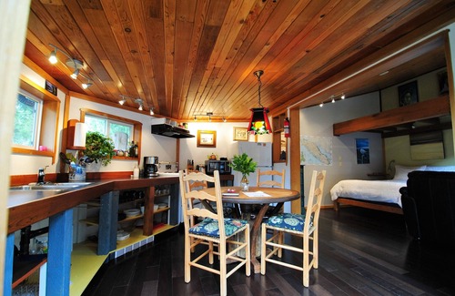 Tofino Apartamento | Shipwreck Cottage at Chesterman Beach