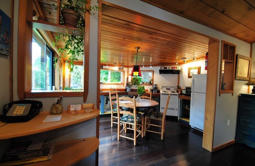 Tofino Apartamento | Shipwreck Cottage at Chesterman Beach