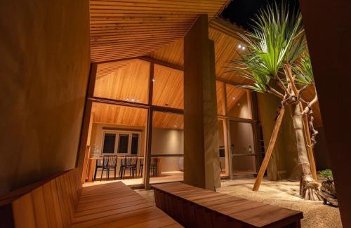 Shiraho Villa | Shiraho Villa Square Court