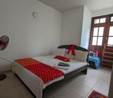 Dehiwala-Mount Lavinia Casa | Shiranthi Guest House