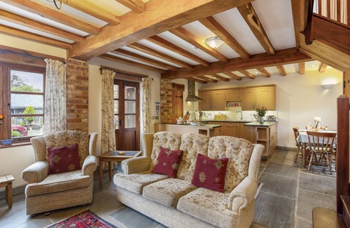 Broadway Cabaña | Shire Cottage - a cotswold cottage that sleeps 4 guests in 2 bedrooms