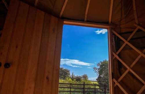 Spilsby Alquiler De RV | Shire Farm Yurt Village