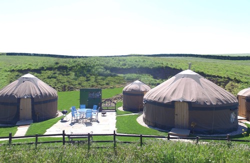 Spilsby Alquiler De RV | Shire Farm Yurt Village