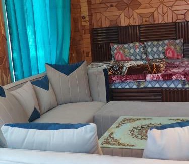 Tosh Casa | Shivaay guest house