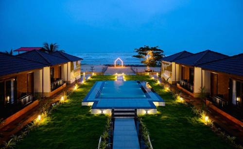 Murudeshwara Hotel | Shivani Sunset Bay Beach Resort