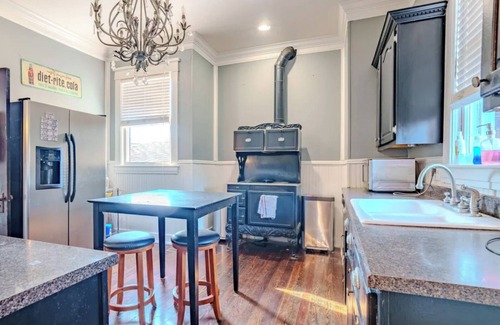 Sheffield Casa | Shoals 3BR w/ Pool | Walk to Downtown & Riverfront