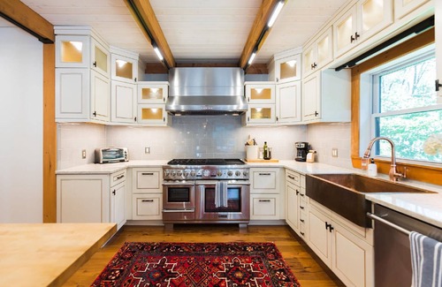 Shokan Casa | Shokan Lodge: Mid-Century Modern Getaway