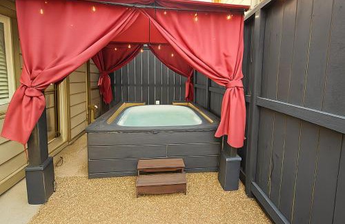 Woodlake - Briar Meadow Apartamento | Shop, Soak &Sleep Galleria 3BR Retreat Private Jacuzzi
