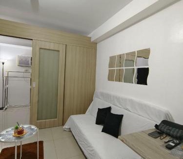 Barangay 76 Apartamento | Shore by Metro Staycation
