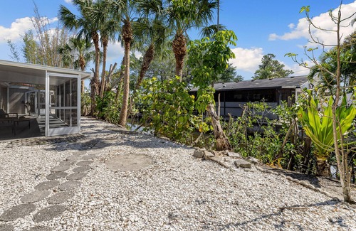 Bonita Shores Cabaña | Shore canal cottage