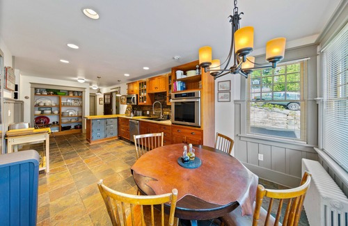 Lake Placid Casa | Shore Crest, Lake Placid Luxury Village Downtown Residence, capacidad para 10-14