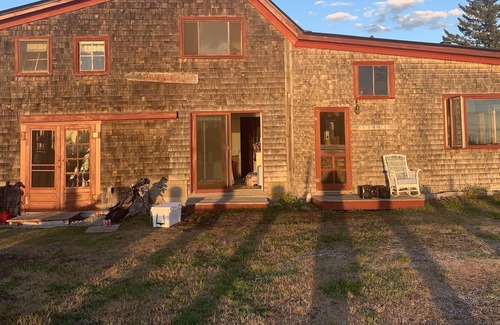 Vinalhaven Casa | Shore House on the Harbor